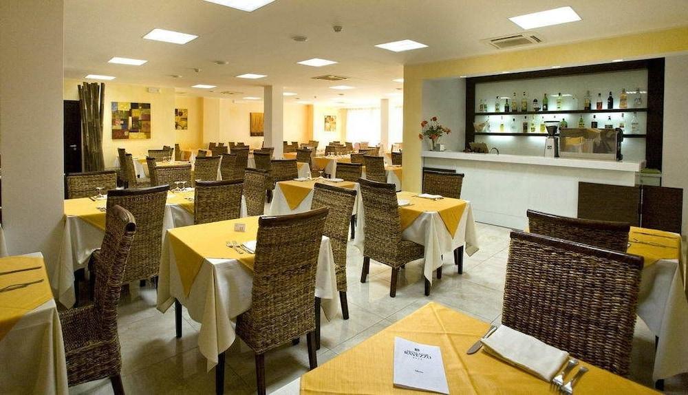 Hotel Club Ravezzo Lido Marini Eksteriør billede