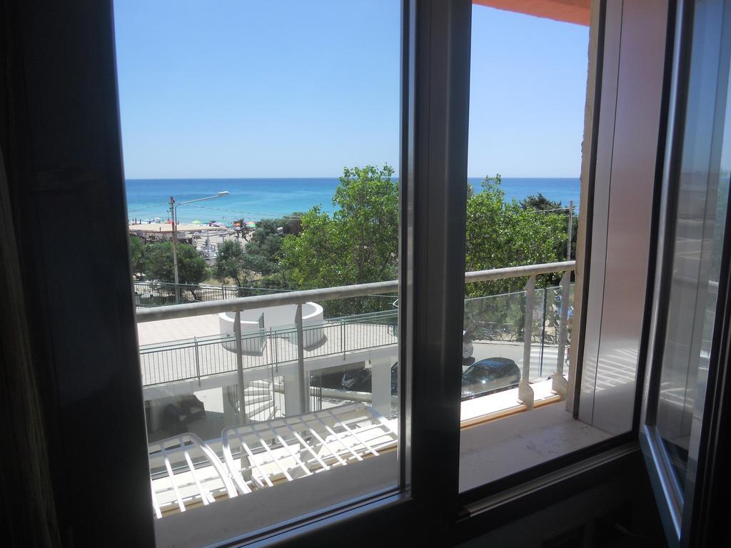 Hotel Club Ravezzo Lido Marini Eksteriør billede